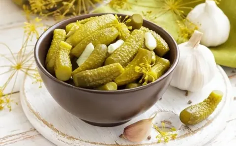 Маринованные огурцы на зиму — 4 хрустящих рецепта