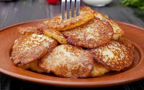 Картофельные драники, жареные на сковороде — 8 пошаговых рецептов