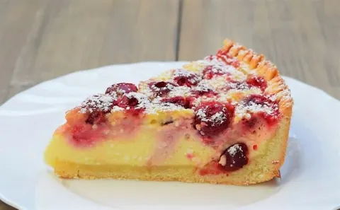 Пирог с вишней в духовке: 12 самых вкусных и простых рецептов