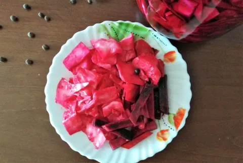 Маринованная капуста со свеклой, чесноком и морковью: рецепт быстрого приготовления