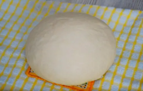 Быстрое дрожжевое тесто для пиццы: 7 очень вкусных рецептов