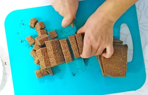 Ржаные сухарики с чесноком в домашних условиях: рецепт в духовке