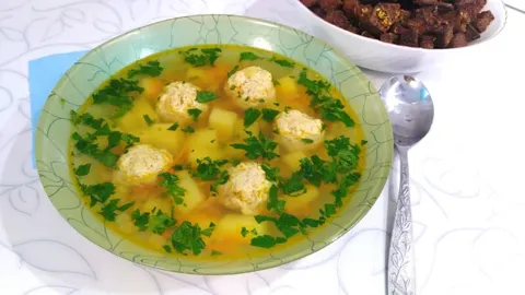 Самый вкусный суп с фрикадельками и вермишелью: простой рецепт