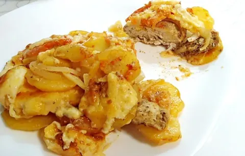 Курица с картошкой в духовке «по-французски»: рецепт с помидорами и сыром