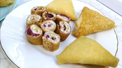 Блины на кефире с кипятком: тонкие, ажурные, с дырочками. Рецепт с двойной начинкой
