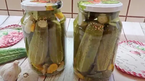 Хрустящие огурцы на зиму в банках — 10 самых вкусных рецептов