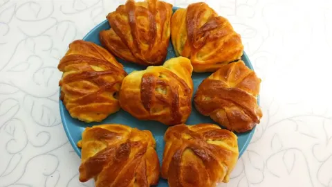 Пирожки с яблоками в духовке — быстрый и вкусный рецепт без дрожжей