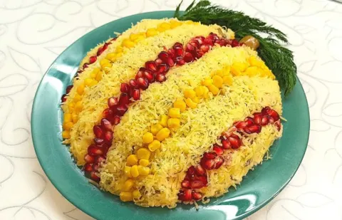 Вкусный салат на Новый год 2024 — сметут со стола первым