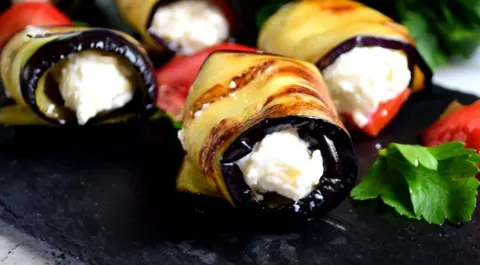 Рулетики из баклажанов с сыром и чесноком: 6 классических рецептов