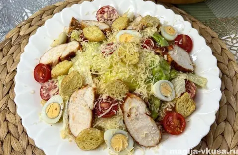 Салат Цезарь с курицей: классический рецепт в домашних условиях